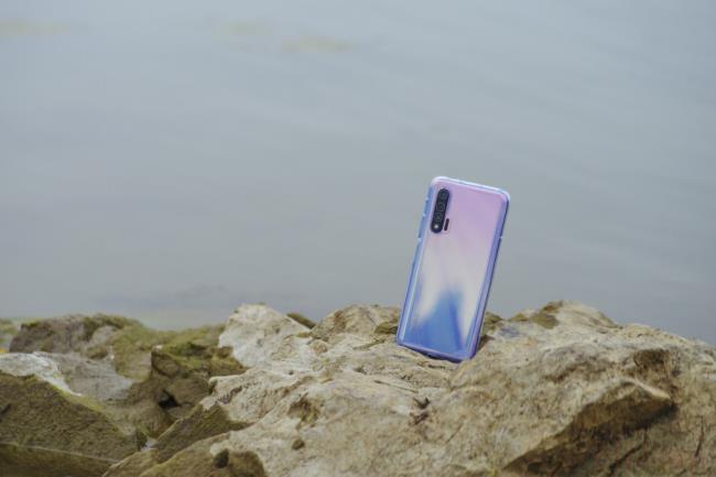 华为nova6黑白屏怎么办