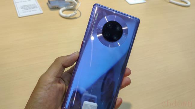 手机突然变成黑白颜色怎么恢复正常