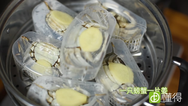 螃蟹的做法-料酒、姜片