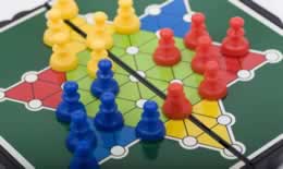 跳棋可以隔几个子跳