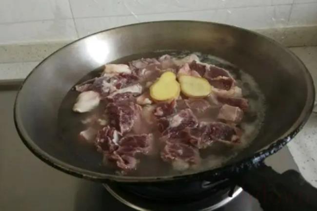 西红柿牛腩怎样做最好吃（做好西红柿牛腩的关键是什么）