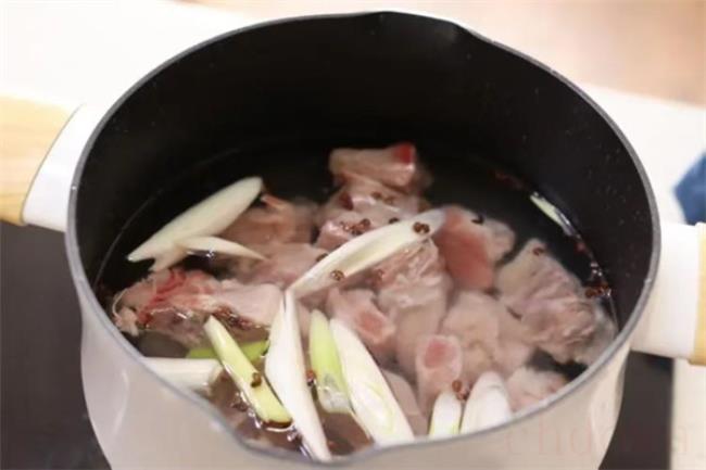 清炖排骨怎么炖好吃又营养（清炖排骨的营养价值）