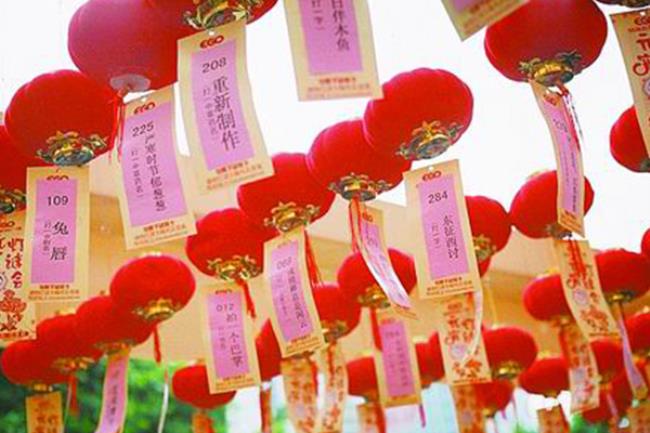 元宵节的节日风俗有哪些（元宵节会吃什么食物）