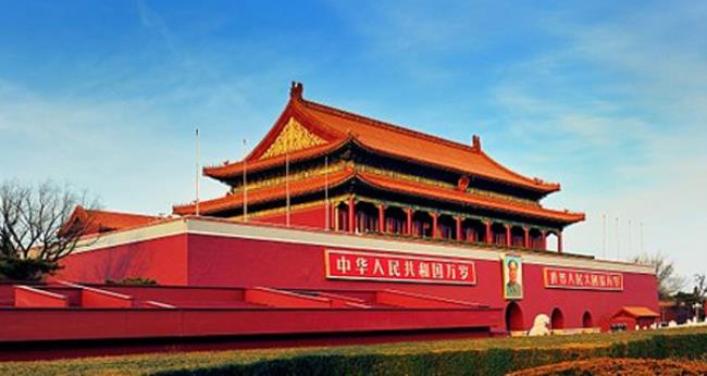 天安城门的屋顶采用什么（天安门城楼是什么时期修建的）