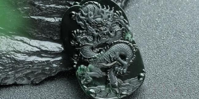 墨翠是什么档次的翡翠（墨翠高档吗）