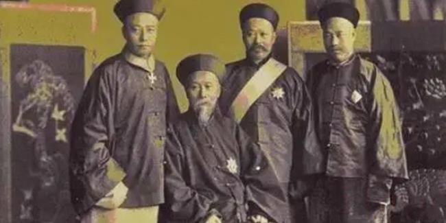 总督相当于今天的什么官（总督官大吗？）